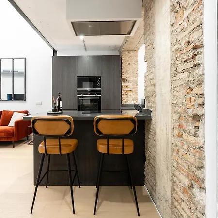 High Ceiling Gem In Heart Of Historic District * Malaga